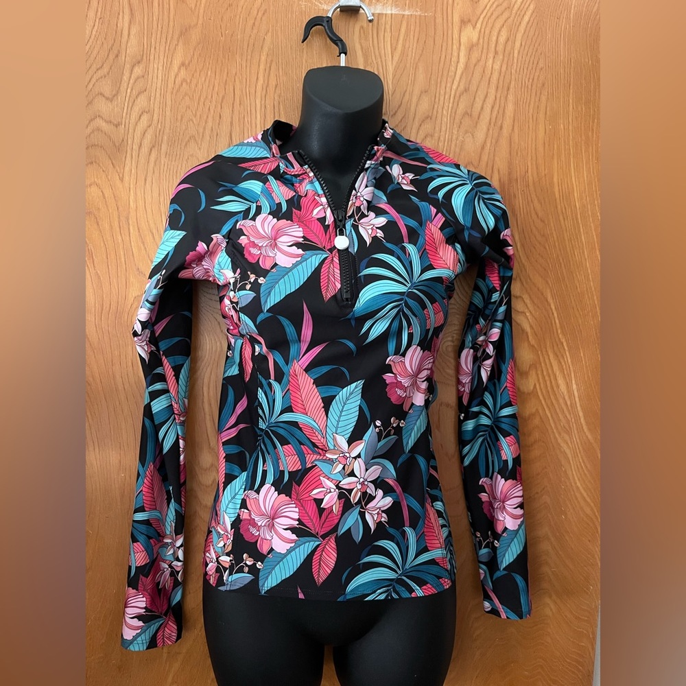 Next by Athena half zip rash guard top XS